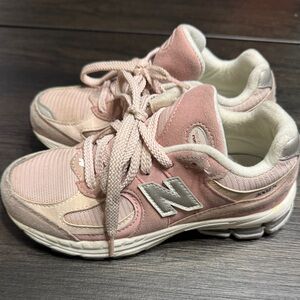 New Balance 2002R Girls Pink Sand w Quartz Pink Size: 2